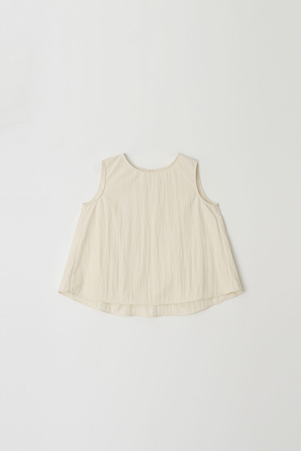 Low SLEEVELESS BLOUSE